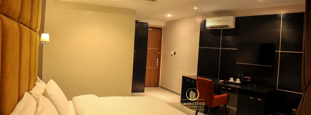 Joshesther Olive Hotel Ikeja Esterno foto